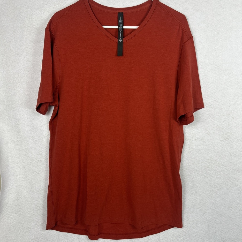 Lululemon Men's V-Neck T-Shirt Size L Maroon Red Short Sleeve Athletic Basic Tee